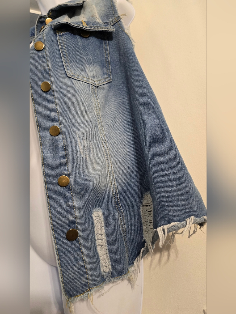 Distressed oversized Blue Collared Denim Jean Vest Size XL Button Front - Picture 6 of 8